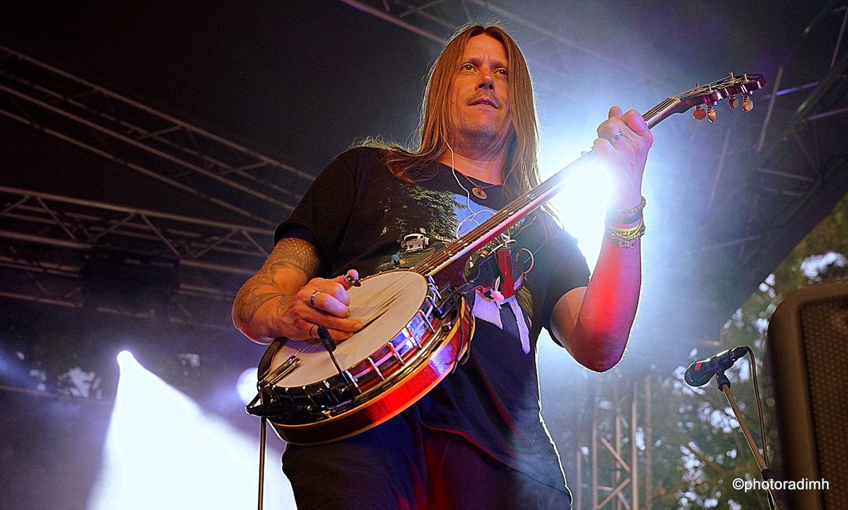 Před olomouckým S-klubem létal Čmelák Divokýho Billa