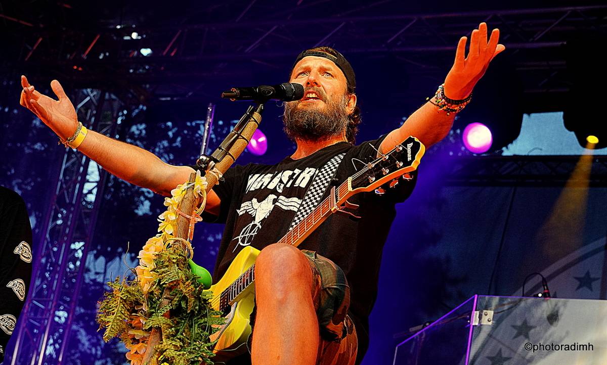 Před olomouckým S-klubem létal Čmelák Divokýho Billa