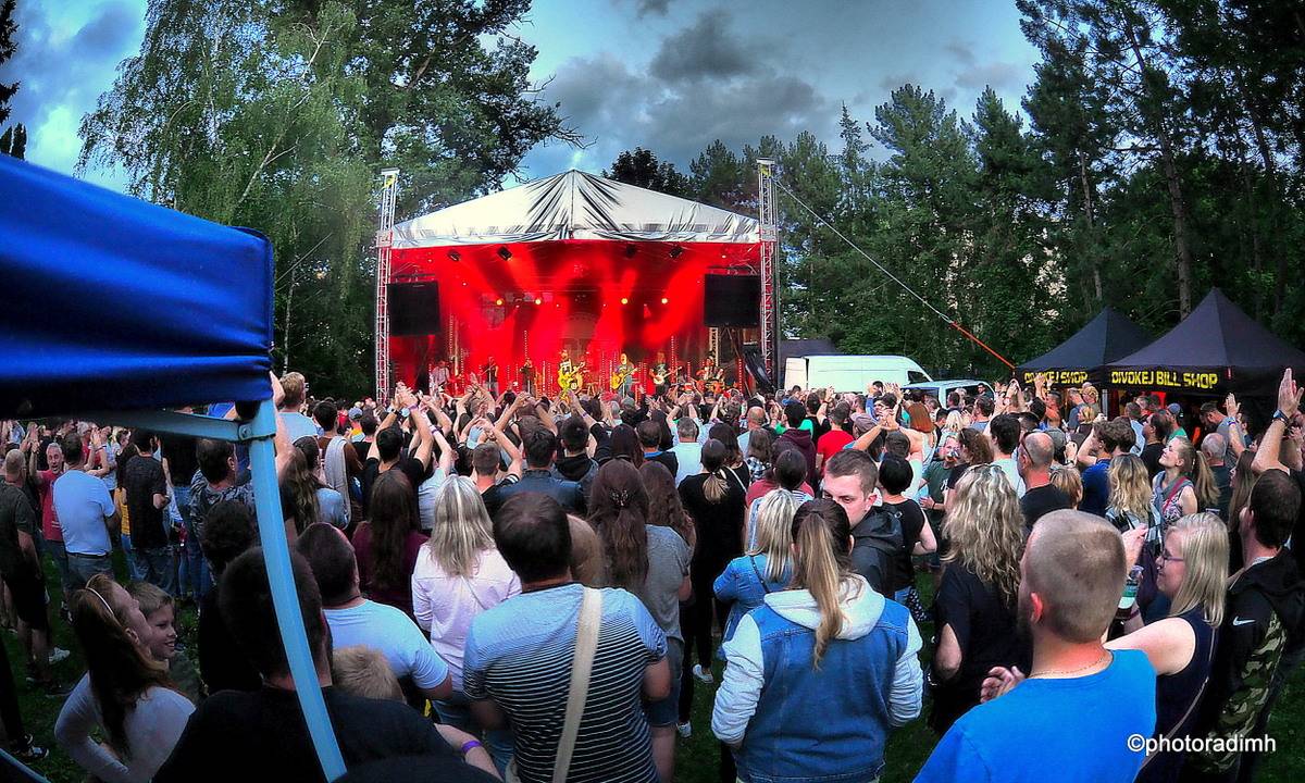 Před olomouckým S-klubem létal Čmelák Divokýho Billa