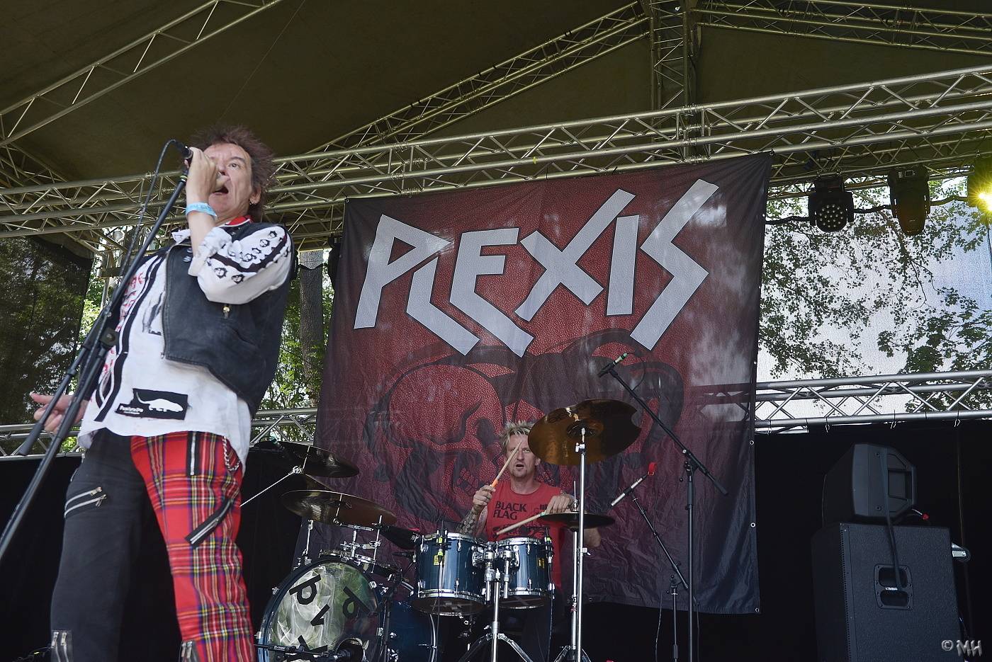 V Manětíně se toho nebáli. Zahráli Harlej, Doga, Debustrol a mnozí další 