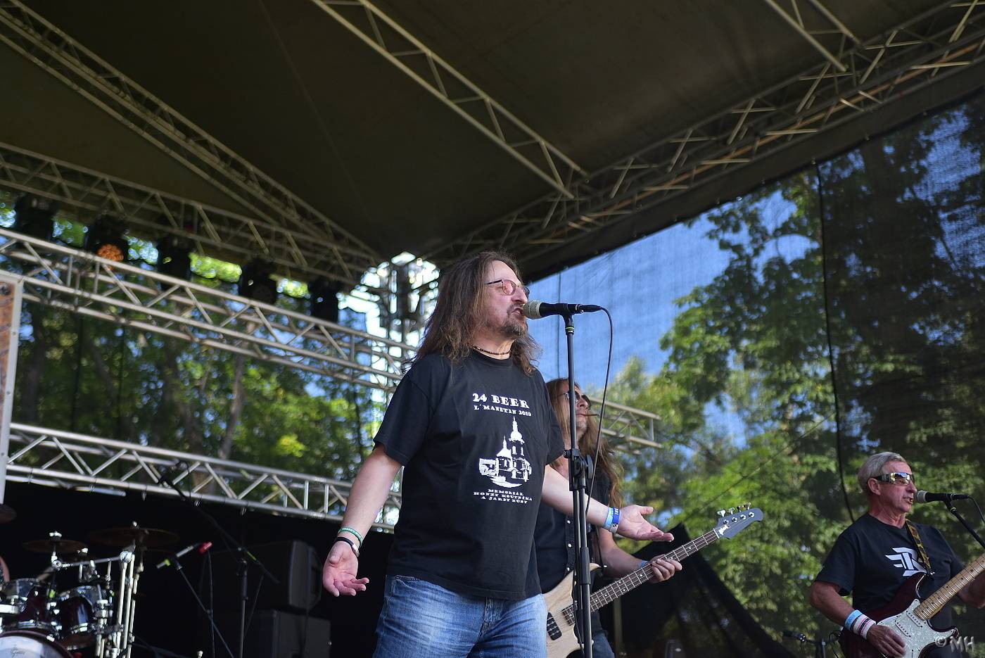 V Manětíně se toho nebáli. Zahráli Harlej, Doga, Debustrol a mnozí další 