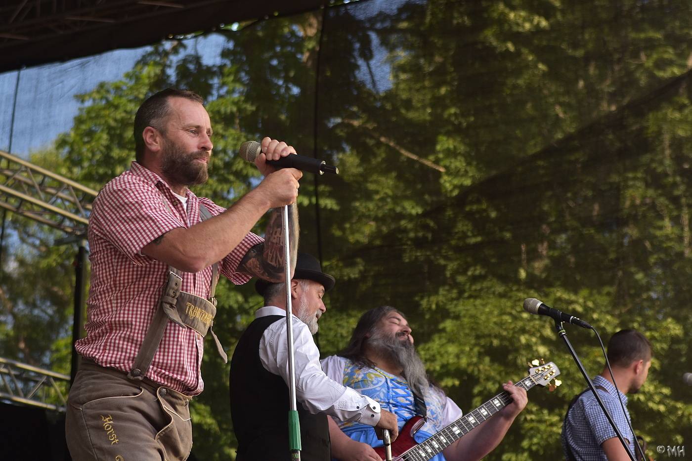 V Manětíně se toho nebáli. Zahráli Harlej, Doga, Debustrol a mnozí další 