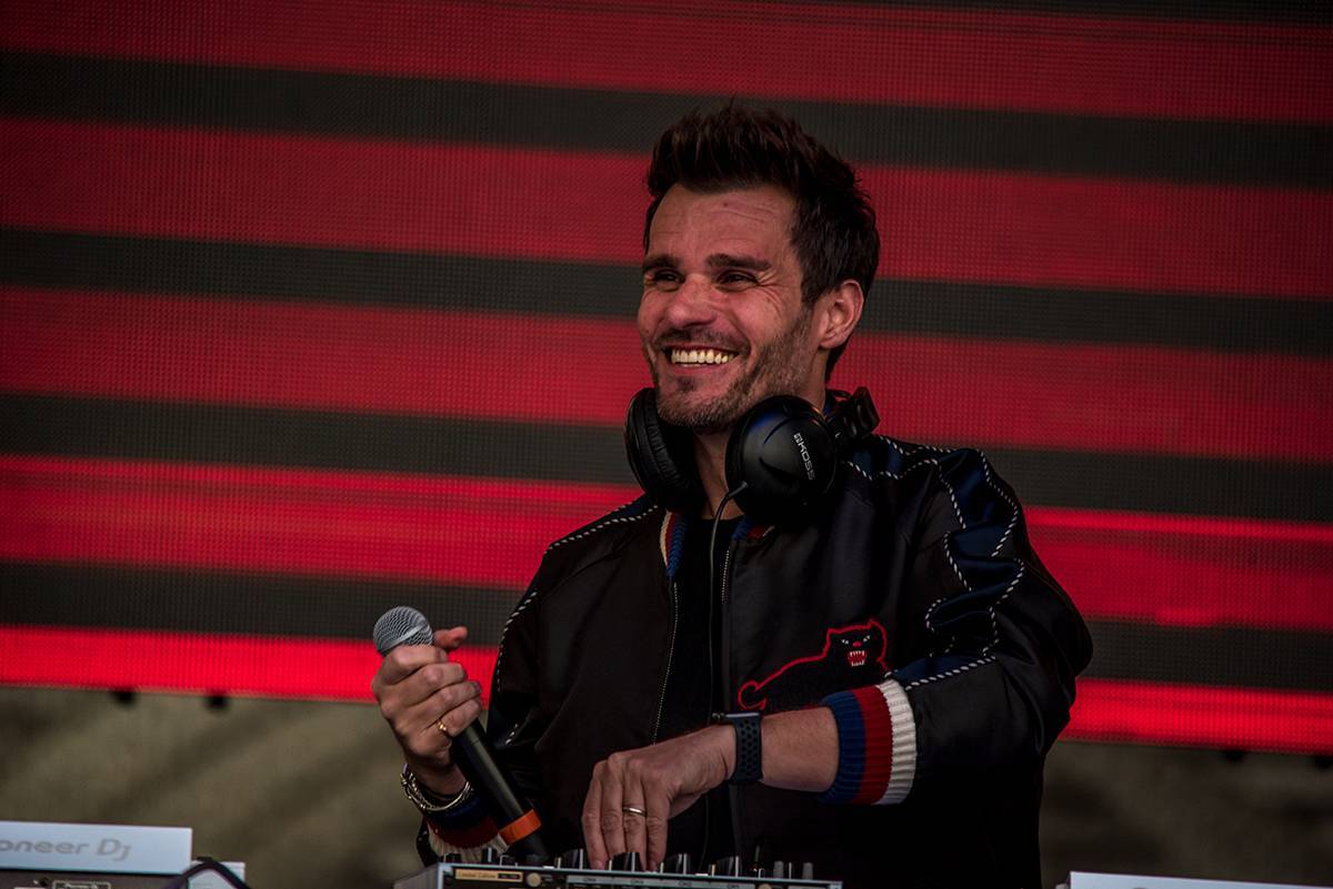 Leoš Mareš zavzpomínal v areálu PVA EXPO na své mládí a stoupl si za dýdžejský pult