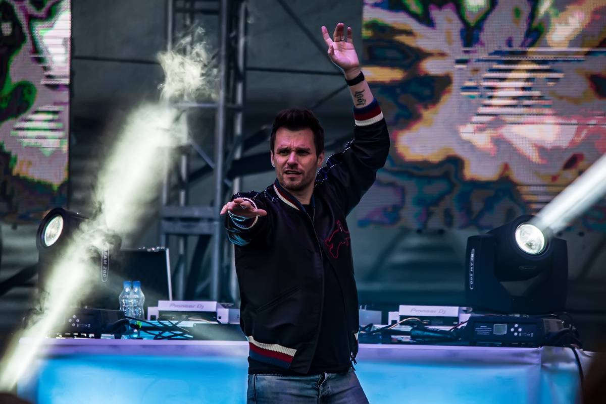 Leoš Mareš zavzpomínal v areálu PVA EXPO na své mládí a stoupl si za dýdžejský pult