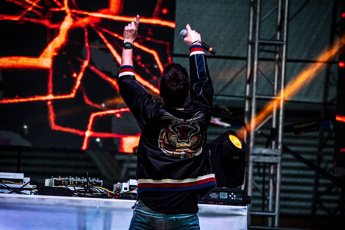 Leoš Mareš zavzpomínal v areálu PVA EXPO na své mládí a stoupl si za dýdžejský pult