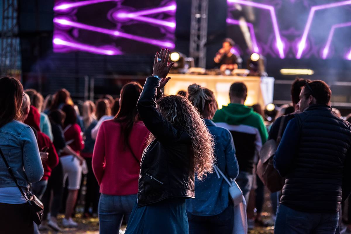 Leoš Mareš zavzpomínal v areálu PVA EXPO na své mládí a stoupl si za dýdžejský pult