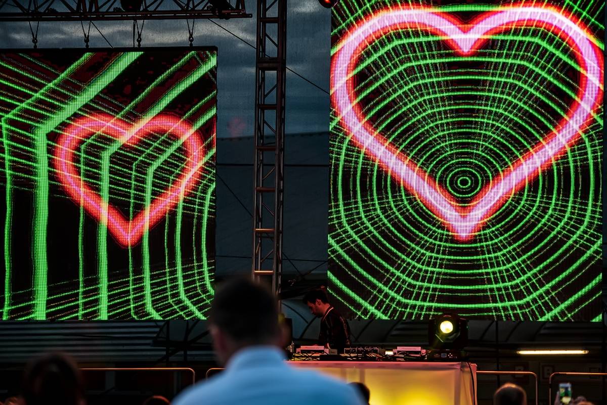 Leoš Mareš zavzpomínal v areálu PVA EXPO na své mládí a stoupl si za dýdžejský pult