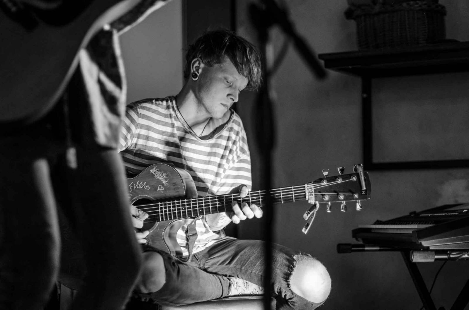 Pražská Kabelovna ožila Brixtnem. Při intimním koncertu zněl akustický indie-electro pop 