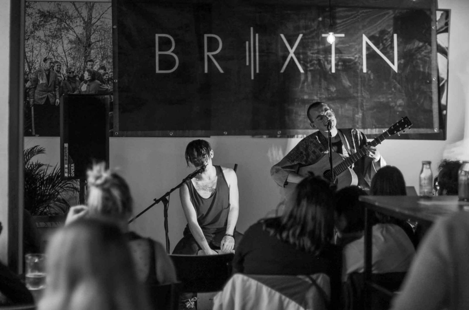 Pražská Kabelovna ožila Brixtnem. Při intimním koncertu zněl akustický indie-electro pop 