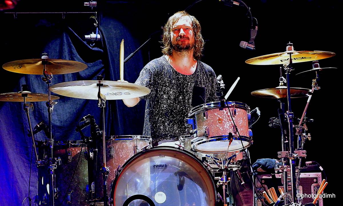 Chinaski zahráli v Hlinsku. Zastavili hromy a blesky