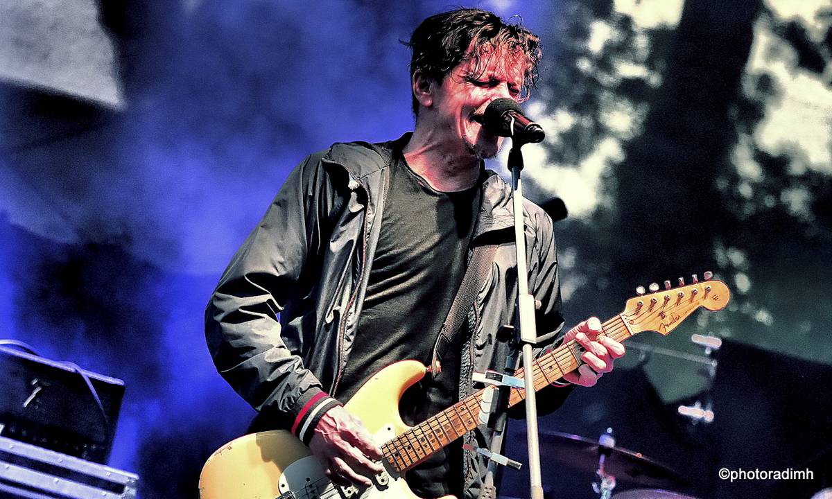 Chinaski zahráli v Hlinsku. Zastavili hromy a blesky