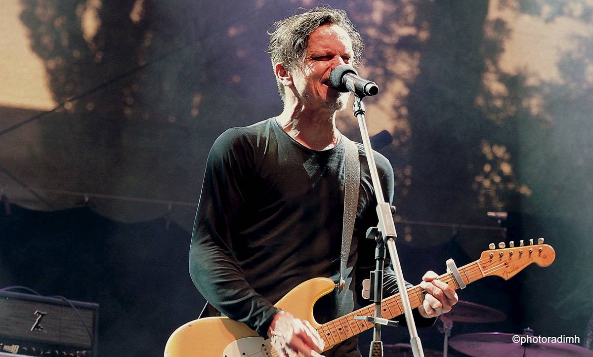 Chinaski zahráli v Hlinsku. Zastavili hromy a blesky