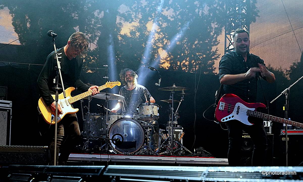 Chinaski zahráli v Hlinsku. Zastavili hromy a blesky