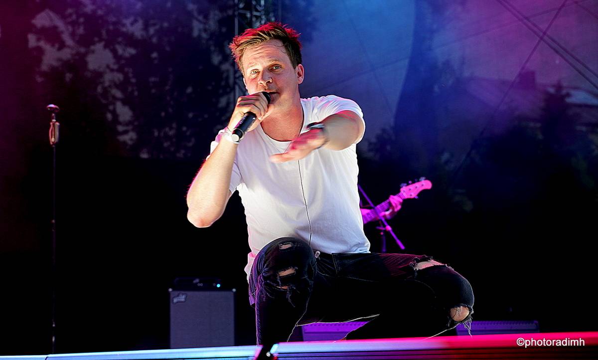 Chinaski zahráli v Hlinsku. Zastavili hromy a blesky