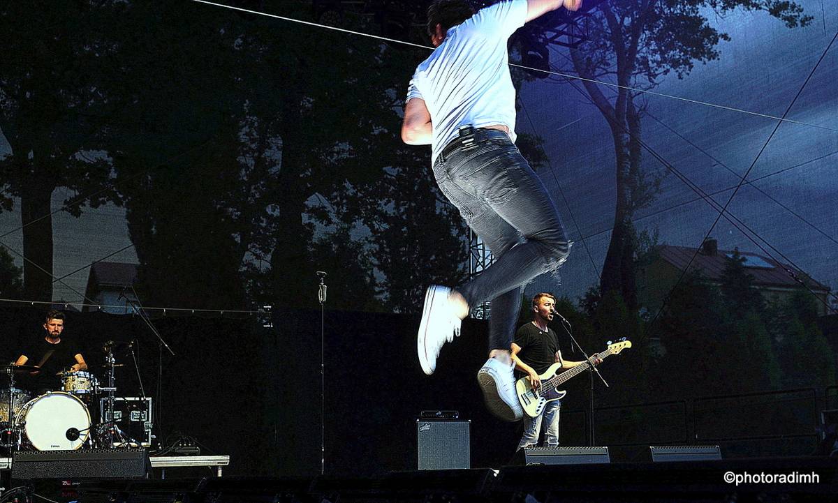 Chinaski zahráli v Hlinsku. Zastavili hromy a blesky