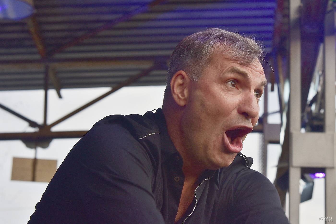 Mig 21 to rozjeli v Plzni. Kalhotky létaly vzduchem