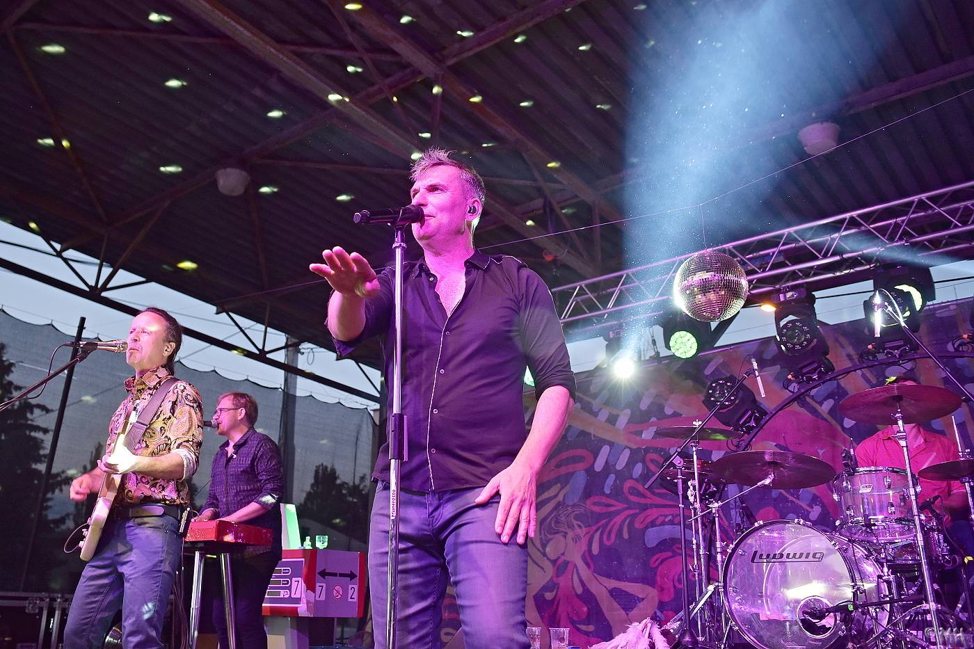 Mig 21 to rozjeli v Plzni. Kalhotky létaly vzduchem