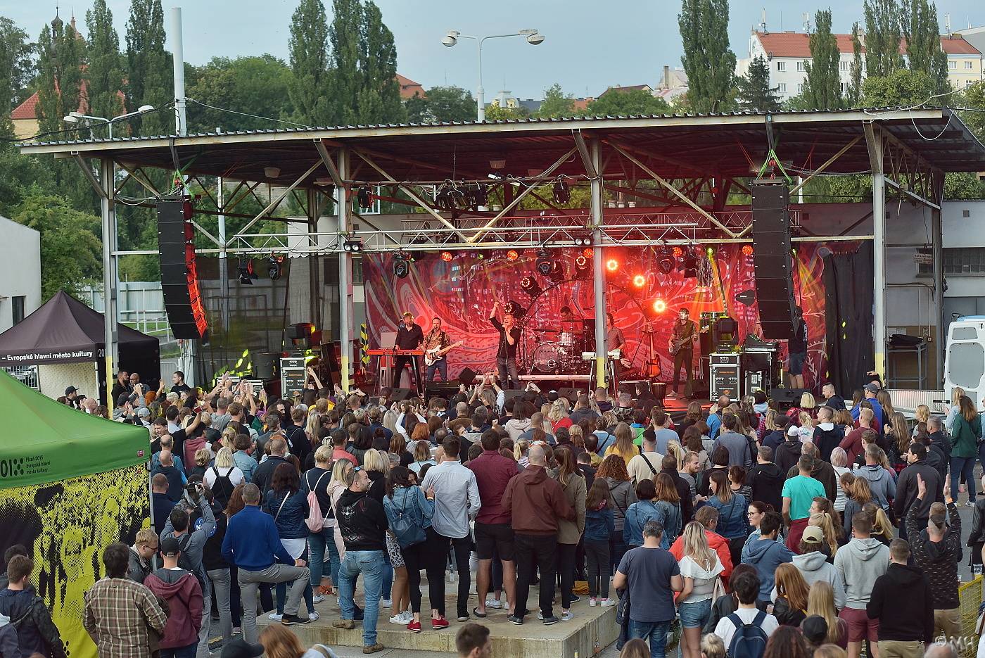 Mig 21 to rozjeli v Plzni. Kalhotky létaly vzduchem