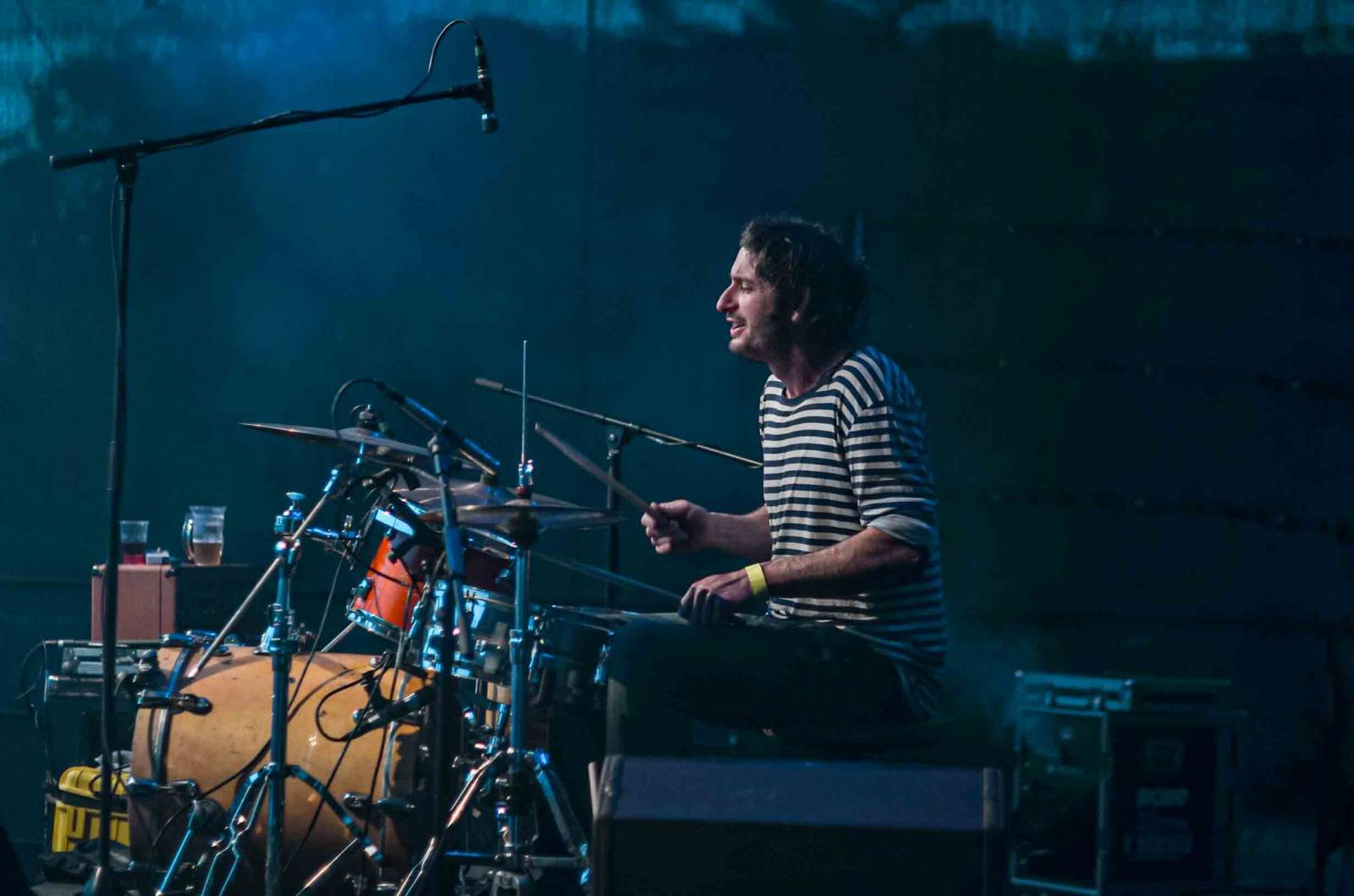 Vypsaná fiXa zahrála na Žižkově. Odvážlivci skákali z pódia