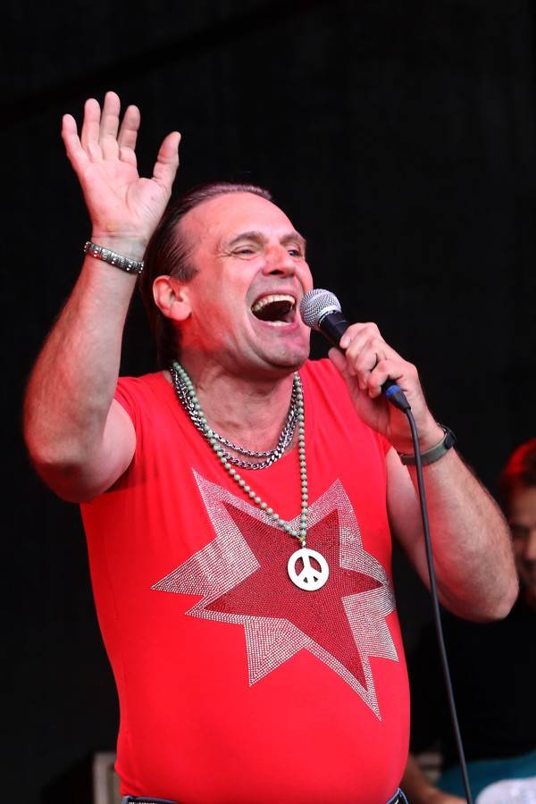 J.A.R. pobavili Brno. Adéla Elbel si koncert nadělila k narozeninám