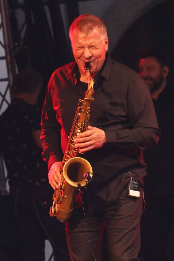 J.A.R. pobavili Brno. Adéla Elbel si koncert nadělila k narozeninám