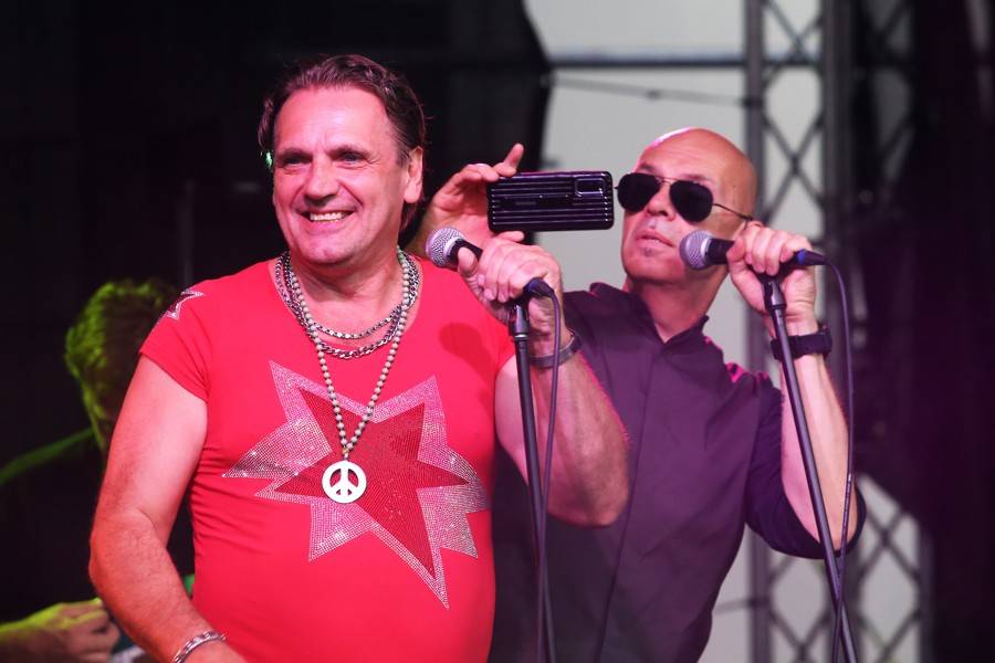 J.A.R. pobavili Brno. Adéla Elbel si koncert nadělila k narozeninám