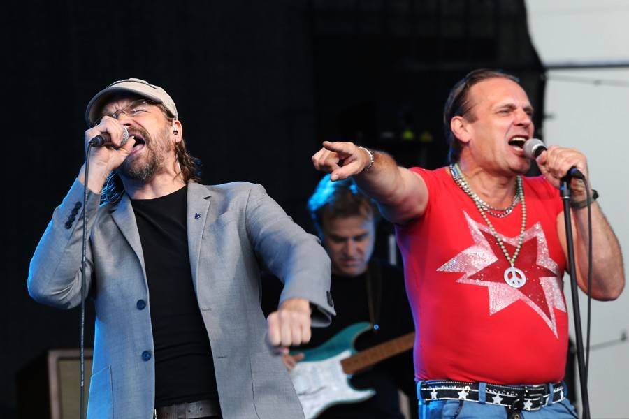 J.A.R. pobavili Brno. Adéla Elbel si koncert nadělila k narozeninám