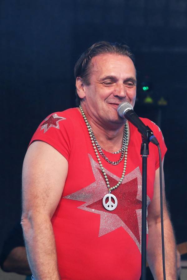 J.A.R. pobavili Brno. Adéla Elbel si koncert nadělila k narozeninám