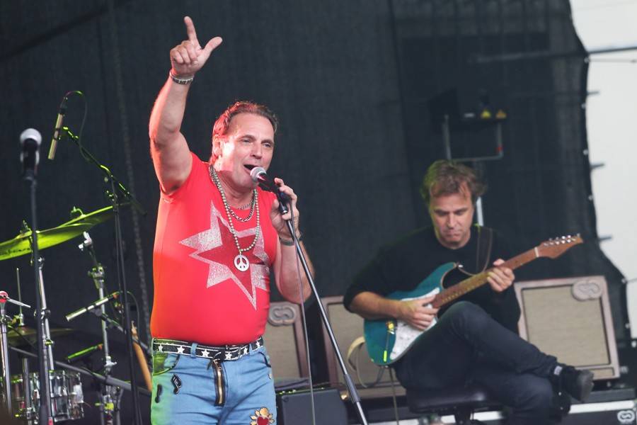 J.A.R. pobavili Brno. Adéla Elbel si koncert nadělila k narozeninám