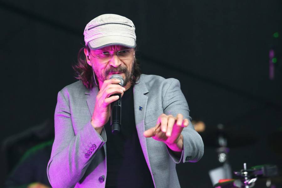 J.A.R. pobavili Brno. Adéla Elbel si koncert nadělila k narozeninám