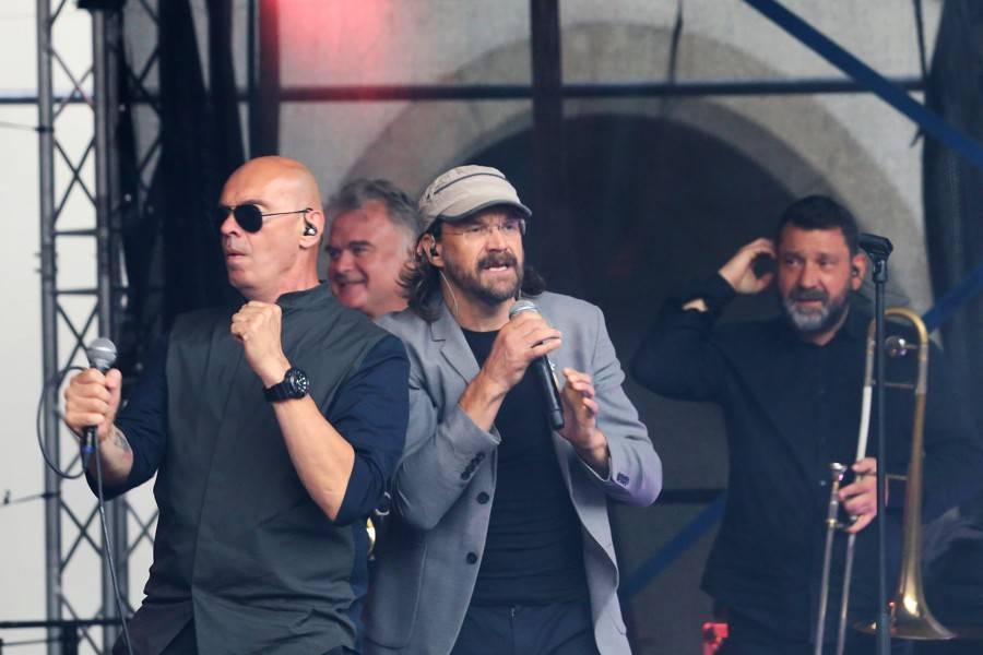 J.A.R. pobavili Brno. Adéla Elbel si koncert nadělila k narozeninám