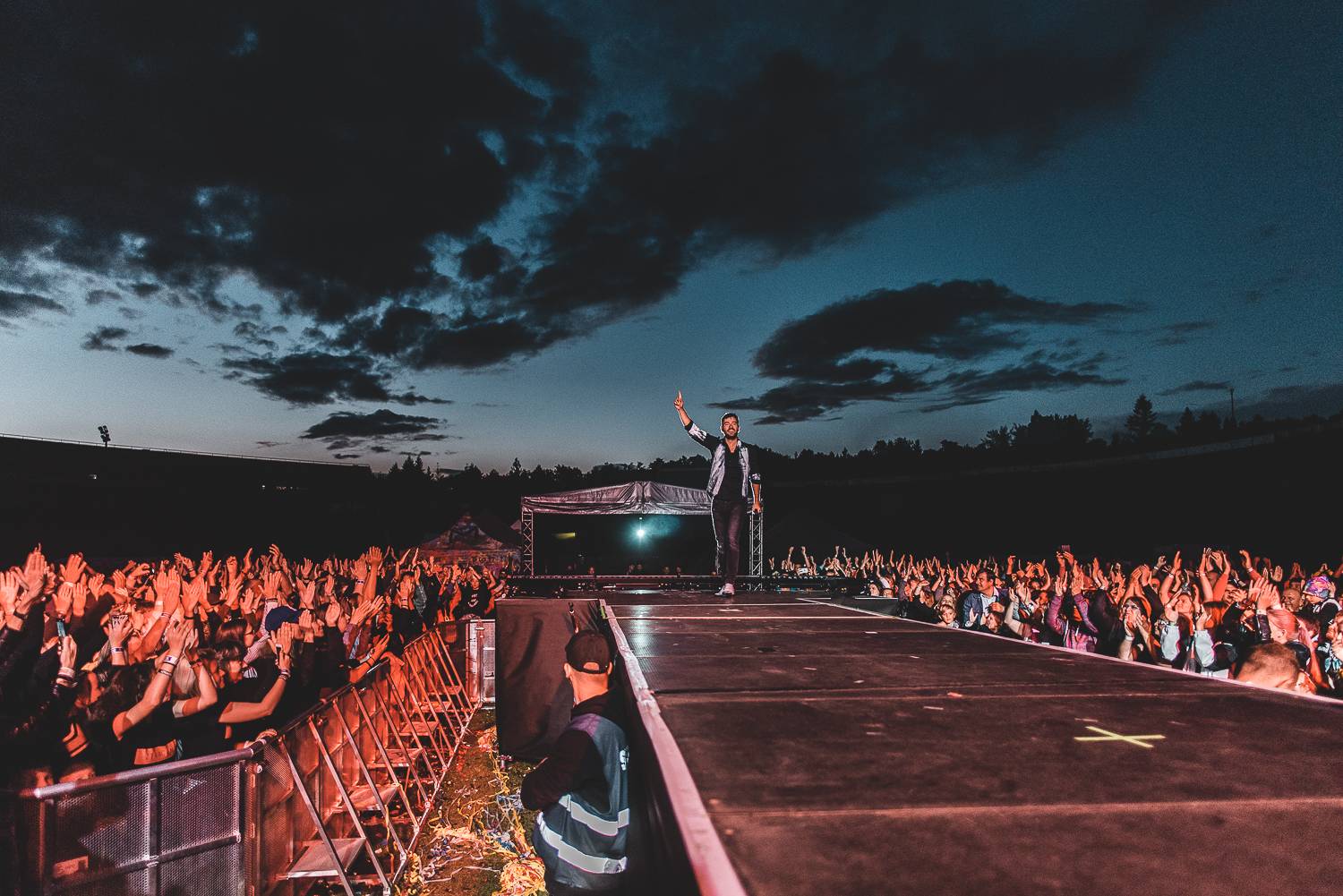 Letokruh začali psát Marek Ztracený, Richard Krajčo, No Name a Lake Malawi. Putovní festival začal