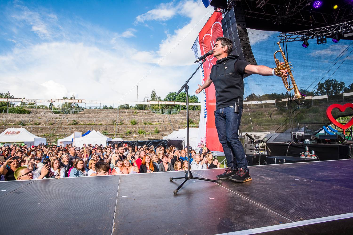 Letokruh začali psát Marek Ztracený, Richard Krajčo, No Name a Lake Malawi. Putovní festival začal