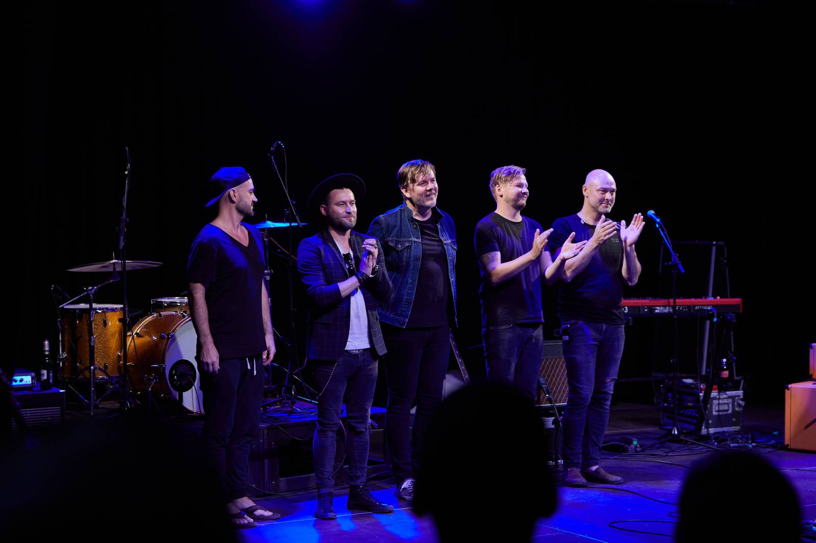 Michal Hrůza zazpíval pod Žižkovskou věží. Vyzkoušel si i volejbal