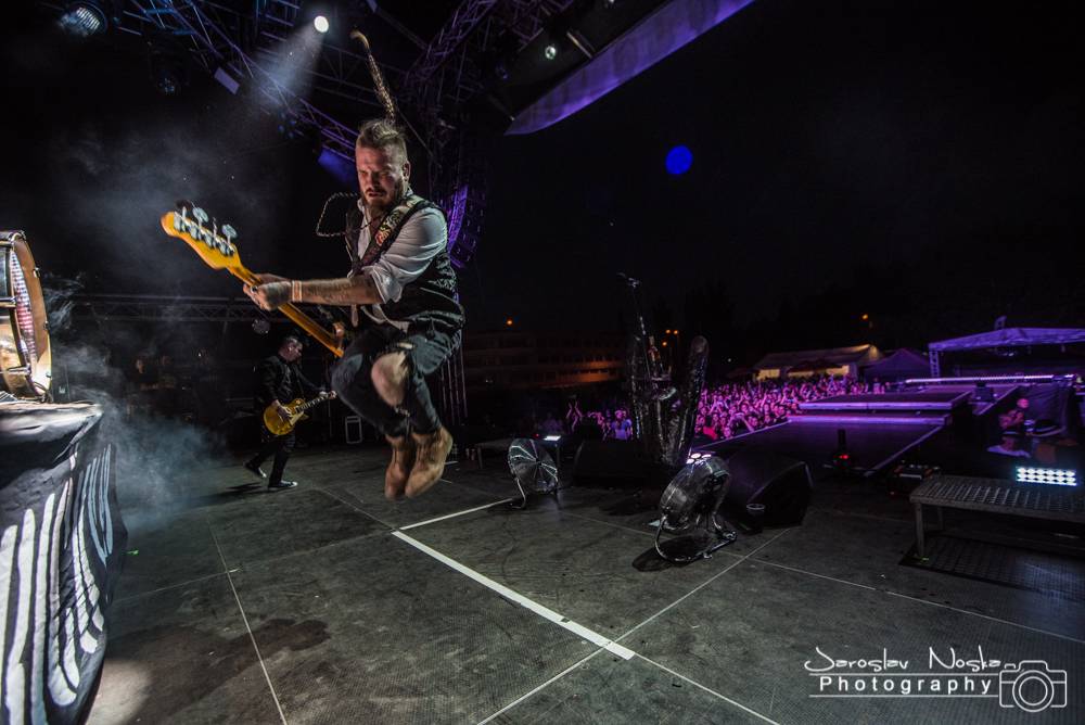 Letokruh dorazil do Hradce Králové. Druhý den odpálili Horkýže Slíže, Iné Kafe a Rybičky 48