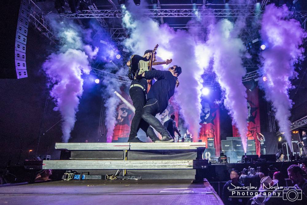 Letokruh dorazil do Hradce Králové. Druhý den odpálili Horkýže Slíže, Iné Kafe a Rybičky 48