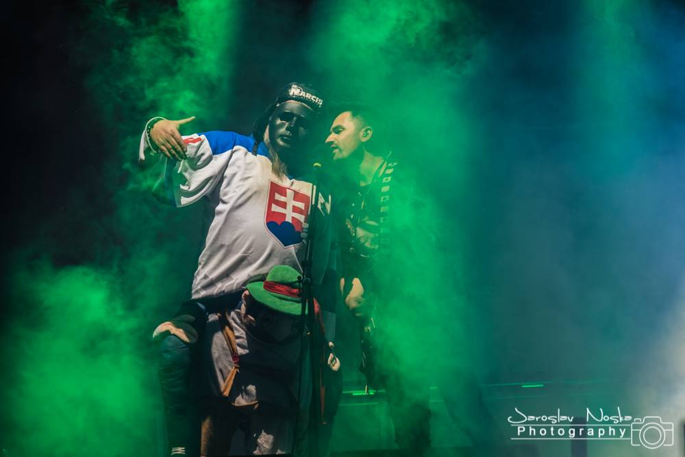 Letokruh dorazil do Hradce Králové. Druhý den odpálili Horkýže Slíže, Iné Kafe a Rybičky 48