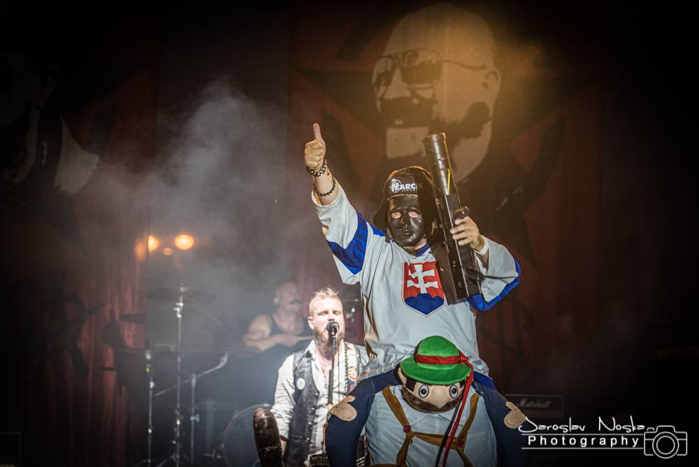 Letokruh dorazil do Hradce Králové. Druhý den odpálili Horkýže Slíže, Iné Kafe a Rybičky 48