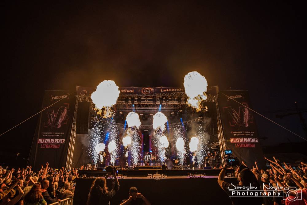 Letokruh dorazil do Hradce Králové. Druhý den odpálili Horkýže Slíže, Iné Kafe a Rybičky 48