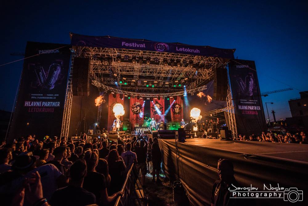 Letokruh dorazil do Hradce Králové. Druhý den odpálili Horkýže Slíže, Iné Kafe a Rybičky 48