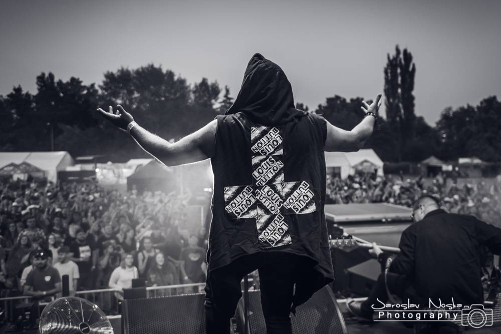 Letokruh dorazil do Hradce Králové. Druhý den odpálili Horkýže Slíže, Iné Kafe a Rybičky 48