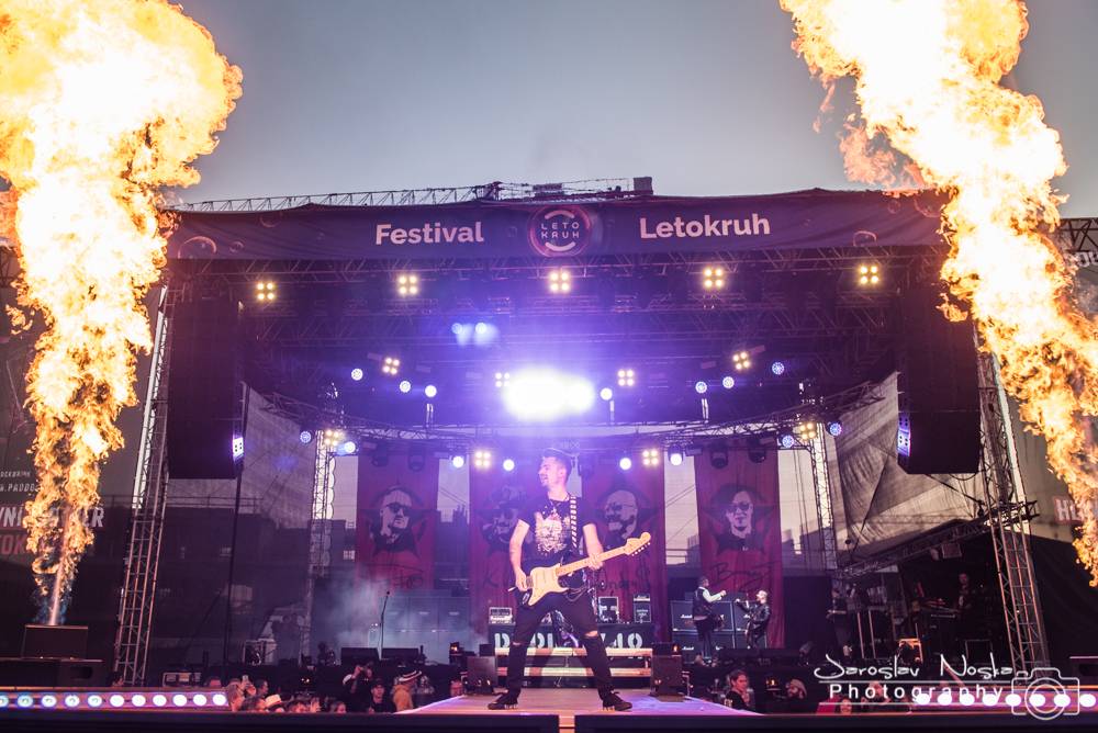 Letokruh dorazil do Hradce Králové. Druhý den odpálili Horkýže Slíže, Iné Kafe a Rybičky 48