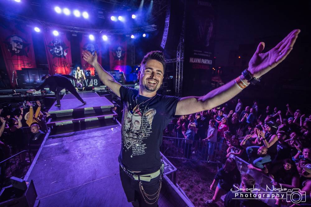 Letokruh dorazil do Hradce Králové. Druhý den odpálili Horkýže Slíže, Iné Kafe a Rybičky 48