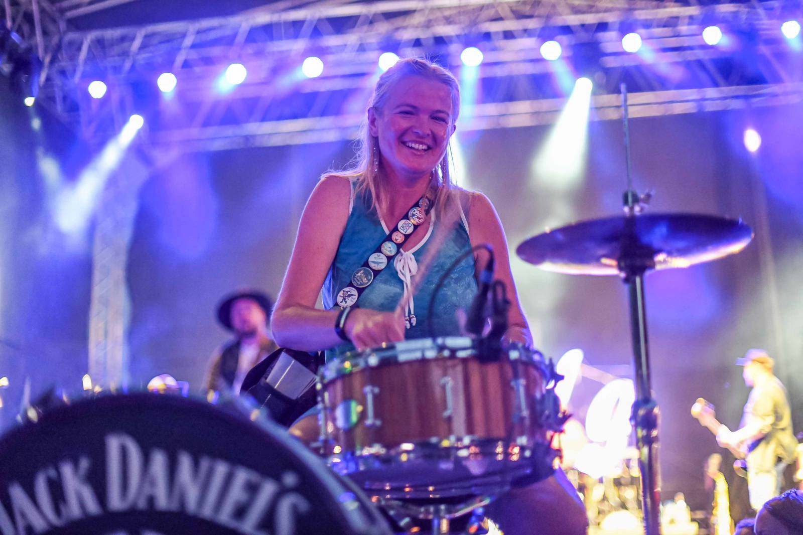 UDG zahráli na Výstavišti. Za bicí pustili fanynku