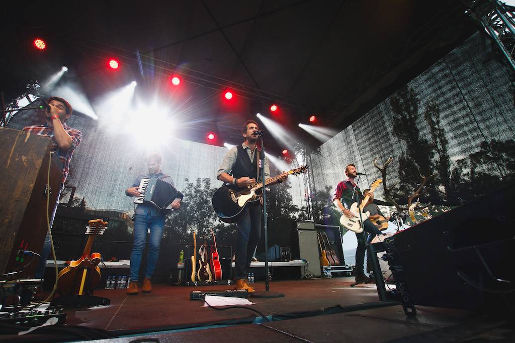 Jelen rozezněl Žižkov. S Kateřinou Marií Tichou zazpívali své největší hity