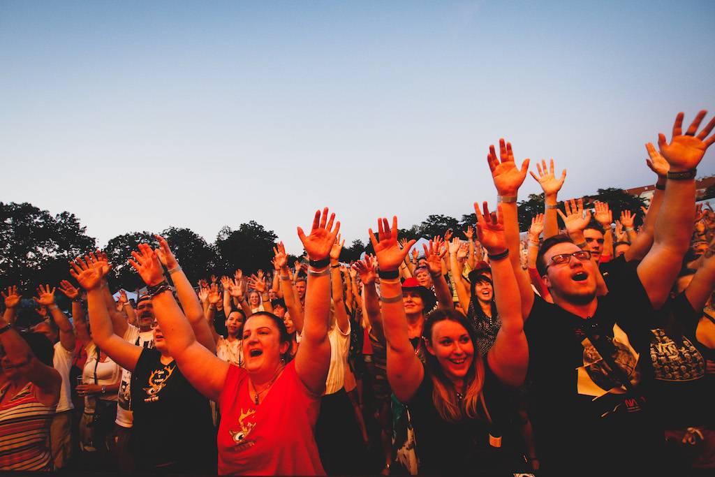 Jelen rozezněl Žižkov. S Kateřinou Marií Tichou zazpívali své největší hity
