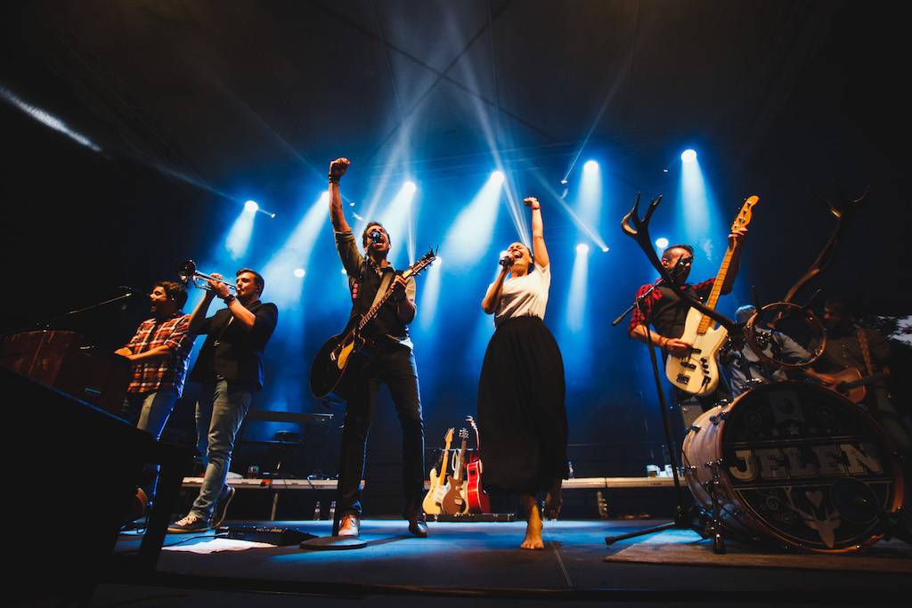 Jelen rozezněl Žižkov. S Kateřinou Marií Tichou zazpívali své největší hity