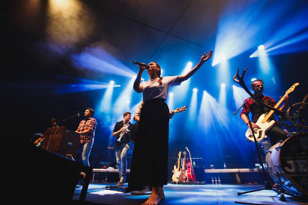 Jelen rozezněl Žižkov. S Kateřinou Marií Tichou zazpívali své největší hity