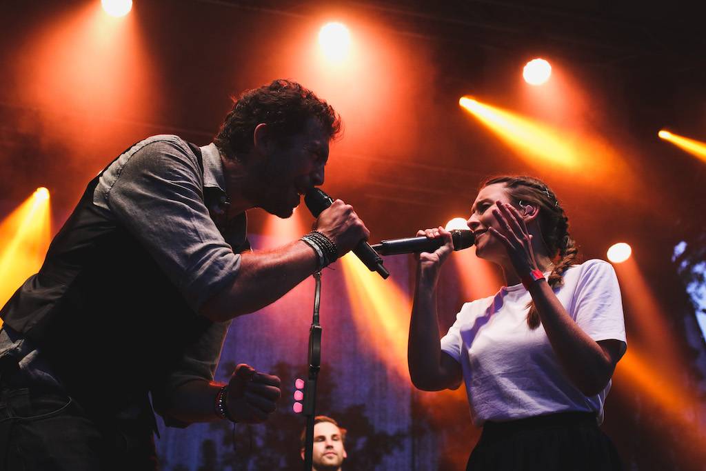 Jelen rozezněl Žižkov. S Kateřinou Marií Tichou zazpívali své největší hity