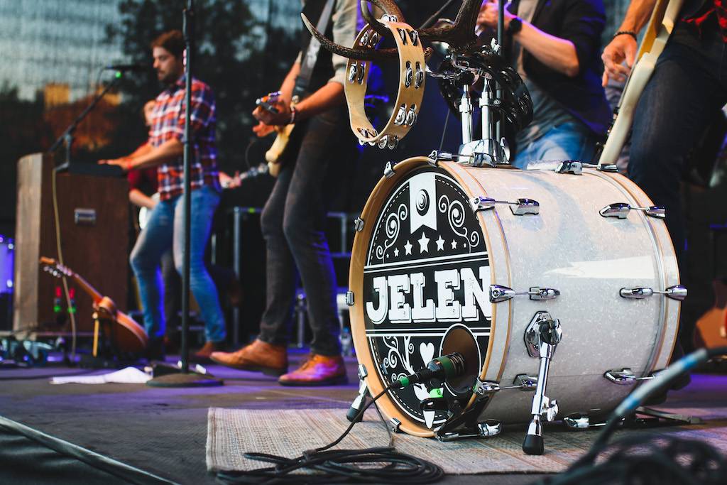 Jelen rozezněl Žižkov. S Kateřinou Marií Tichou zazpívali své největší hity